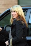 Laren 12 januari 2008
Linda de Mol boodschappen doen in Laren met haar nieuwe range rover.