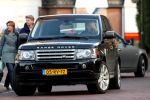 Laren 12 januari 2008
Linda de Mol boodschappen doen in Laren met haar nieuwe range rover.