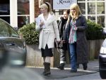 Laren 14 april 2008
Opnames Gooische vrouwen  met Linda de Mol Susan Visser Tjitske Reidinga en Alex Klaasen. Ze rijden in Gooische vrouwen met Linda de Mol haar porsche cabrio.