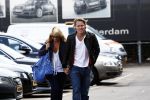 Amsterdam 22 mei 2009
Linda de Mol en haar vriend Jeroen Rietbergen gaan kijken voor een nieuwe porsche 911 cabrio.
Peter Smulders bv
