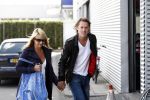 Amsterdam 22 mei 2009
Linda de Mol en haar vriend Jeroen Rietbergen gaan kijken voor een nieuwe porsche 911 cabrio.
Peter Smulders bv