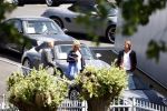 Amsterdam 22 mei 2009
Linda de Mol en haar vriend Jeroen Rietbergen gaan kijken voor een nieuwe porsche 911 cabrio.
Peter Smulders bv