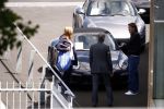 Amsterdam 22 mei 2009
Linda de Mol en haar vriend Jeroen Rietbergen gaan kijken voor een nieuwe porsche 911 cabrio.
Peter Smulders bv