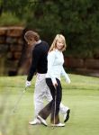Vale do Lobo 24 februari 2008
Linda de Mol golfend met haar nieuwe vriend Jeroen Rietbergen op vale do lobo  waar Linda een huis heeft.