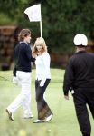 Vale do Lobo 24 februari 2008
Linda de Mol golfend met haar nieuwe vriend Jeroen Rietbergen op vale do lobo  waar Linda een huis heeft.
