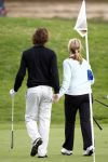 Vale do Lobo 24 februari 2008
Linda de Mol golfend met haar nieuwe vriend Jeroen Rietbergen op vale do lobo  waar Linda een huis heeft.