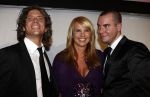 Hilversum 26 januari 2009
Linda de Mol bij de uitreiking van de gouden beelden bij beeld en geluid. Linda met Sander Vahle en Jeroen v Koningsbrugge
Peter Smulders bv