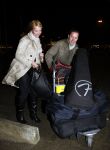 Rotterdam 29 februari 2008
Linda de Mol en 1eroen Rietbergen komen aan op vliegveld Zestienhoven na hun eerste liefdesvakantie in portugal. Buiten stormt/ waait het het.
Peter Smulders bv