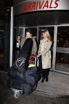 Rotterdam 29 februari 2008
Linda de Mol en 1eroen Rietbergen komen aan op vliegveld Zestienhoven na hun eerste liefdesvakantie in portugal. Buiten stormt/ waait het het.
Peter Smulders bv