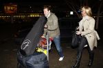 Rotterdam 29 februari 2008
Linda de Mol en 1eroen Rietbergen komen aan op vliegveld Zestienhoven na hun eerste liefdesvakantie in portugal. Buiten stormt/ waait het het.
Peter Smulders bv