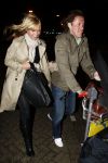 Rotterdam 29 februari 2008
Linda de Mol en 1eroen Rietbergen komen aan op vliegveld Zestienhoven na hun eerste liefdesvakantie in portugal. Buiten stormt/ waait het het.
Peter Smulders bv