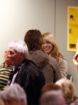 Rotterdam 29 februari 2008
Linda de Mol en 1eroen Rietbergen komen aan op vliegveld Zestienhoven na hun eerste liefdesvakantie in portugal. Buiten stormt/ waait het het.
Peter Smulders bv