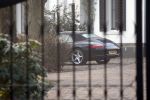 Huizen 17 november 2007
Porsche van Linda de Mol voor haar huis