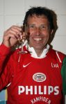 Arnhem, 20 April 2008 Kompetitiewedstrijd Vitesse-PSV, eindstand 0-1 Seizoen 2007/2008
PSV Landskampioen 
Luc v Agt viert feest met een glaasje champagne