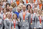 Den Haag 27 augustus 2008
De Olympische medaille winnaars van Peking op het bordes bij Koningin Beatrix. Aanwezig oa Anky v Grunsven Maarten v d Weijden Inge Dekker Marianne Vos Naomi v As Fatima de Moreiro Melo, anky v Grunsven Deborah Gravenstijn...
Peter Smulders bv
