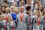 Den Haag 27 augustus 2008
De Olympische medaille winnaars van Peking op het bordes bij Koningin Beatrix. Aanwezig oa Anky v Grunsven Maarten v d Weijden Inge Dekker Marianne Vos Naomi v As Fatima de Moreiro Melo, anky v Grunsven Deborah Gravenstijn...
Peter Smulders bv