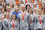 Den Haag 27 augustus 2008
De Olympische medaille winnaars van Peking op het bordes bij Koningin Beatrix. Aanwezig oa Anky v Grunsven Maarten v d Weijden Inge Dekker Marianne Vos Naomi v As Fatima de Moreiro Melo, anky v Grunsven Deborah Gravenstijn...
Peter Smulders bv