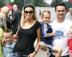 Amsterdam 7 juni 2008
Marc Overmars en zijn vrouw Chantal v Woensel met hun kinderen en zoons van broer bij dag voor ADHD op de toekomst bij Ajax.
