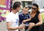 Amsterdam 7 juni 2008
Marc Overmars en zijn vrouw Chantal v Woensel met hun kinderen en zoons van broer bij dag voor ADHD op de toekomst bij Ajax.