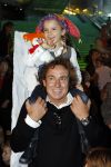 Amsterdam 6 oktober 2007
Leontine Marco Jada Senna en Luca Borsato bij de premiere van de Kabouter Plop film in de amsterdam arena Pathe.