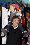 Amsterdam 6 oktober 2007
Leontine Marco Jada Senna en Luca Borsato bij de premiere van de Kabouter Plop film in de amsterdam arena Pathe.