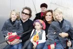 Amsterdam 6 oktober 2007
Leontine Marco Jada Senna en Luca Borsato bij de premiere van de Kabouter Plop film in de amsterdam arena Pathe.