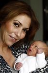 Breda 5 mei 2009
Marielle Bastiaanse met baby Willen en vriend thuis.
Peter Smulders bv
