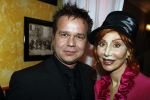 Uitgeest 19 januari 2009
Feest Henk Geels n Bobs saloon. Mentalist Richard Stooker met marijke helwegen
Peter Smulders bv