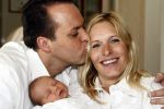 Fijnaart 11 mei 20-09
Frans en Mariska bauer met hun lasatste aanwinst Lucas. Ook Christiaan Frans en Jan waren natuurlijk aanwezig.
Peter Smulders bv