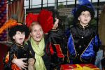 Rotterdam 25 november 2007
Mariska Bauer met zoons Frans Christian  Jan en schoonmoeder bij het feest van sinterklaas in ahoy.