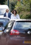 Baarn 7 sdeptember 2007
Mariska Hulscher brengt haar kinderen naar school. Sinds kort is zij verhuisd van Amsterdam naar Baarn.