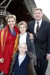 Kaatsheuvel 24 november 2007
Premiere Assepoester in de efteling. Mariska v Kolck met man en zoons