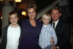 Kaatsheuvel 24 november 2007
Premiere Assepoester in de efteling. Mariska v Kolck met man en zoons