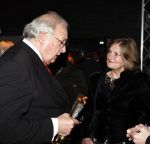 Hilversum 26 januari 2009
Mart Smeets krijgt ouevre prijs bij uitreiking gouden beelden. Mart met zijn vrouw
Peter Smulders bv