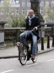 Amsterdam 15 oktober 2007
Mart Visser op zijn fiets met hond.