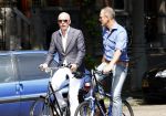 Amsterdam 24 mei 2008
Mart Visser en zijn vriend Job fietsend in Amsterdam.