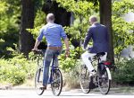 Amsterdam 24 mei 2008
Mart Visser en zijn vriend Job fietsend in Amsterdam.