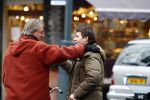 Amsterdam 17 januari 2008
Martijn Krabbe en Winston Gerschtanowitz  tijdens opnames op de cornelis schuytstraat. Martijn zijn vader   Jeroen komt langs