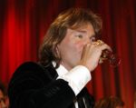 Amsterdam 26 oktober 2007
Matthijs v Nieuwkerk wint de televizierring 2007 in carre
Champagne
