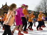 Makkum en Franeker30 april 2008
Koninginnedag 2008 met Koningin Beatrix Prins Willem Alexander Friso Constantijn Maurits Floris Pieter Christiaan Pieter v Vollenhoven en de prinsessen Maxima Laurentien Mabel Aimee Anita Margriet en Marilene. Maxima en Alexander op de schaats
Peter Smulders bv