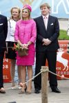 Makkum en Franeker30 april 2008
Koninginnedag 2008 met Koningin Beatrix Prins Willem Alexander Friso Constantijn Maurits Floris Pieter Christiaan Pieter v Vollenhoven en de prinsessen Maxima Laurentien Mabel Aimee Anita Margriet en Marilene.
Peter Smulders bv