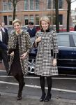 Den Haag 4 december 2007
Prinses Maxima en prinses Mathilde van Belgie bij de presentatie van een boek over kunst in museum Den Haag. Maxima en Mathilde dragen allebei ongeveer dezelfde kleding/outfit.