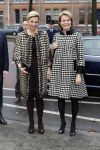 Den Haag 4 december 2007
Prinses Maxima en prinses Mathilde van Belgie bij de presentatie van een boek over kunst in museum Den Haag. Maxima en Mathilde dragen allebei ongeveer dezelfde kleding/outfit.