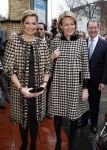 Den Haag 4 december 2007
Prinses Maxima en prinses Mathilde van Belgie bij de presentatie van een boek over kunst in museum Den Haag. Maxima en Mathilde dragen allebei ongeveer dezelfde kleding/outfit.
