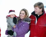 Lech 10 februari 2008
Fotosessie Koninklijke familie. Aanwezig waren Koningin Beatrix Maxima Prins Willem Alexander Amalai Alexia Ariane Prins Constantijn Prinses Laurentien Eloise Claus Cazimir en Elenore.
Peter Smulders bv