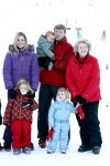 Lech 10 februari 2008
Fotosessie Koninklijke familie. Aanwezig waren Koningin Beatrix Maxima Prins Willem Alexander Amalai Alexia Ariane Prins Constantijn Prinses Laurentien Eloise Claus Cazimir en Elenore.
Peter Smulders bv