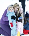 Lech 10 februari 2008
Fotosessie Koninklijke familie. Aanwezig waren Koningin Beatrix Maxima Prins Willem Alexander Amalai Alexia Ariane Prins Constantijn Prinses Laurentien Eloise Claus Cazimir en Elenore.
Peter Smulders bv