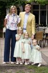 Wassenaar 11 juli 2008
Foto uurtje met prinses Maxima Prins Willem Alexander  en hun dochters Prinses Amalia Prinses Alexia en Prinses Ariane . 
Ze komen aanrijden in bakfiets.