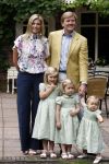 Wassenaar 11 juli 2008
Foto uurtje met prinses Maxima Prins Willem Alexander  en hun dochters Prinses Amalia Prinses Alexia en Prinses Ariane . 
Ze komen aanrijden in bakfiets.