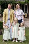 Wassenaar 11 juli 2008
Foto uurtje met prinses Maxima Prins Willem Alexander  en hun dochters Prinses Amalia Prinses Alexia en Prinses Ariane . 
Ze komen aanrijden in bakfiets.